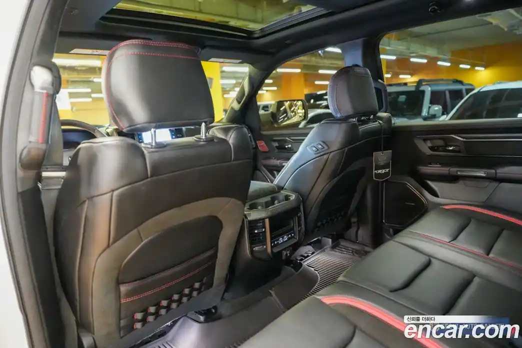 Dodge Ram Pick Up 2022 6.2 Автомат в Москве № 233578, фото 12