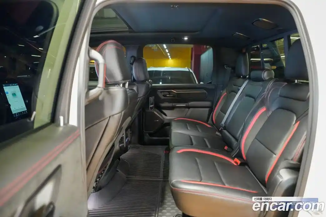 Dodge Ram Pick Up 2022 6.2 Автомат в Москве № 233578, фото 10