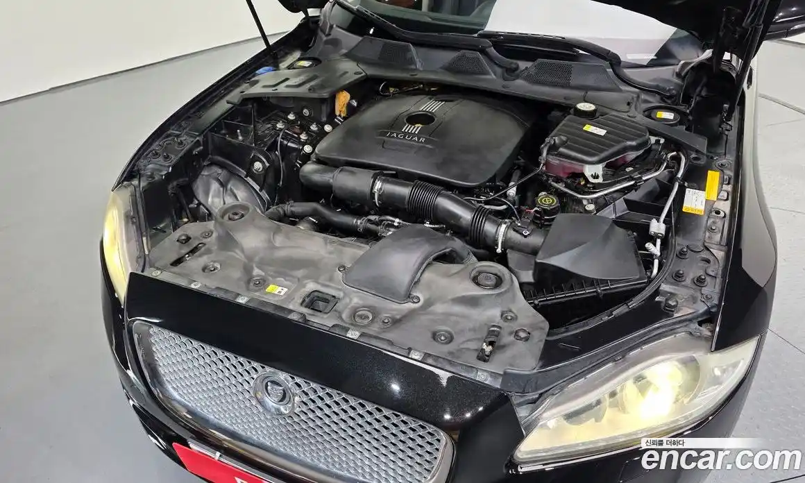 Jaguar XJ 2013 2.0 Автомат в Москве № 241698, фото 12