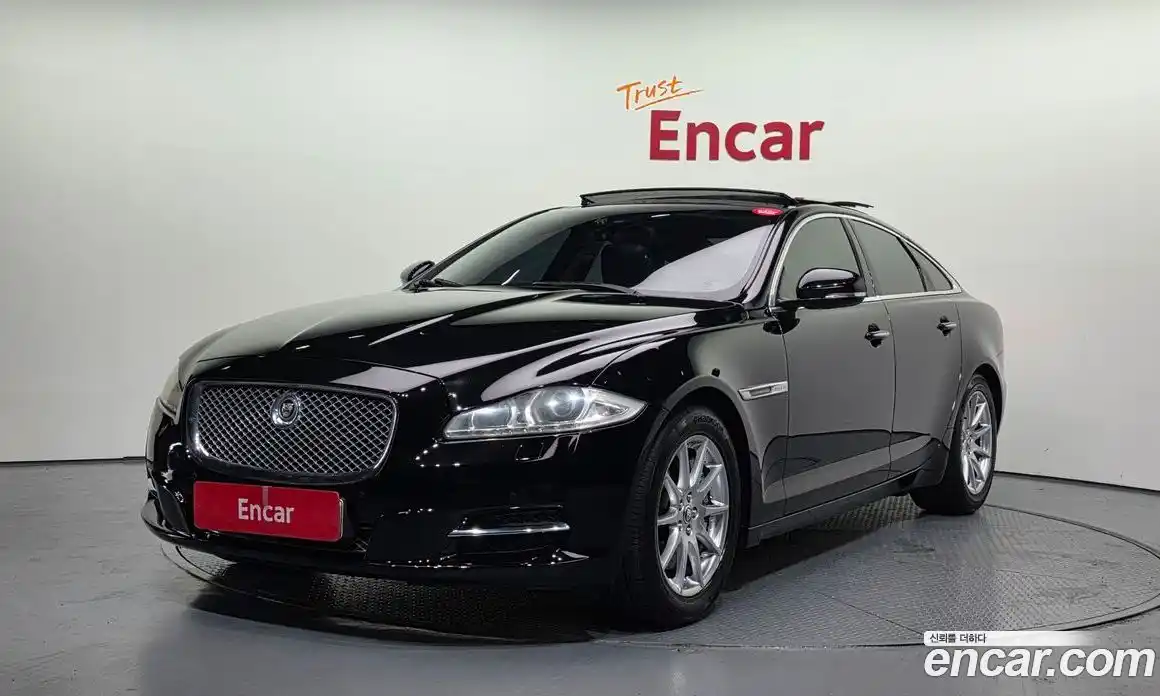 Jaguar XJ 2013 2.0 Автомат в Москве № 241698, фото 13