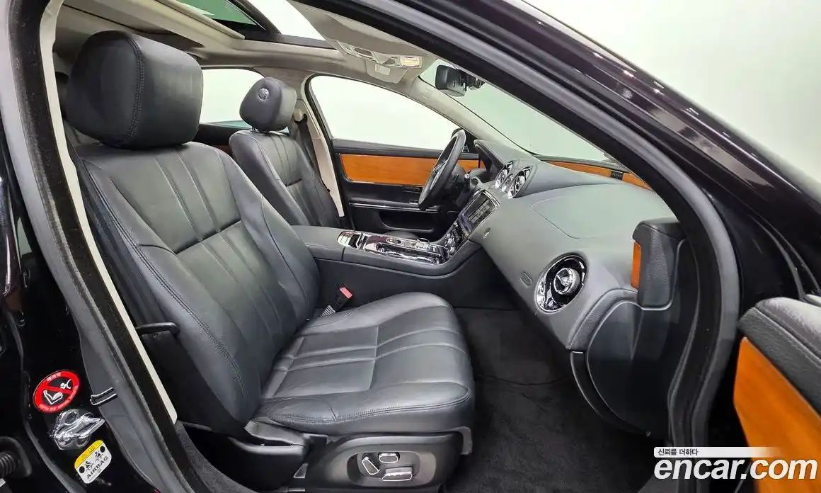 Jaguar XJ 2013 2.0 Автомат в Москве № 241698, фото 16