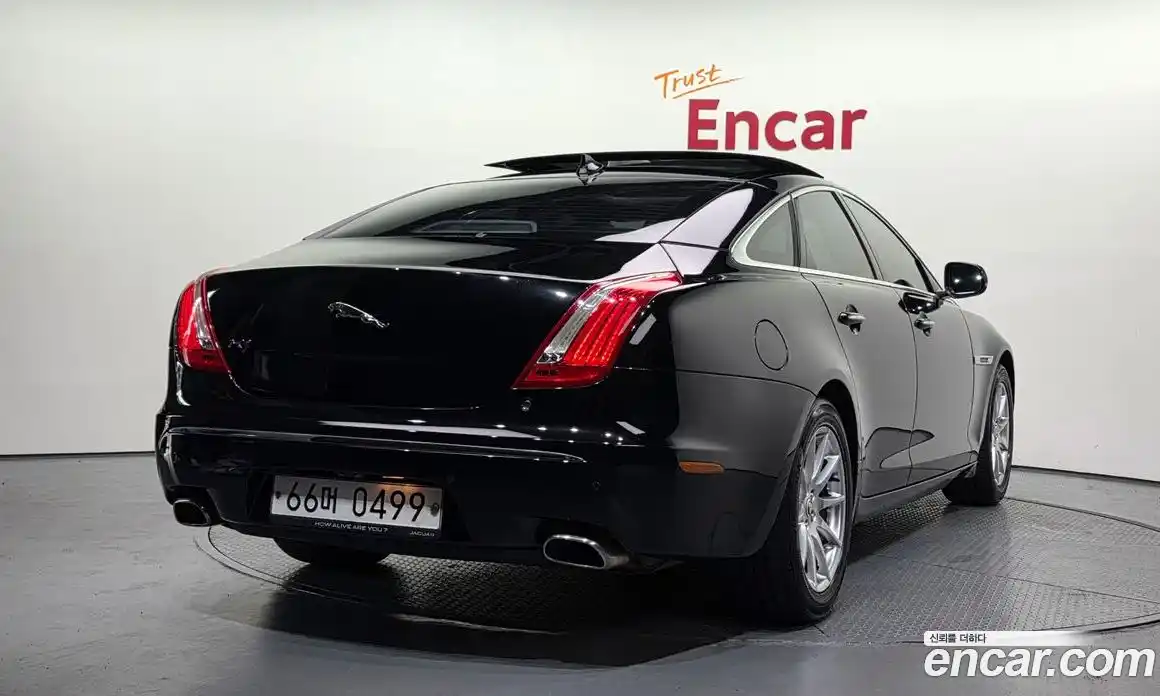 Jaguar XJ 2013 2.0 Автомат в Москве № 241698, фото 18