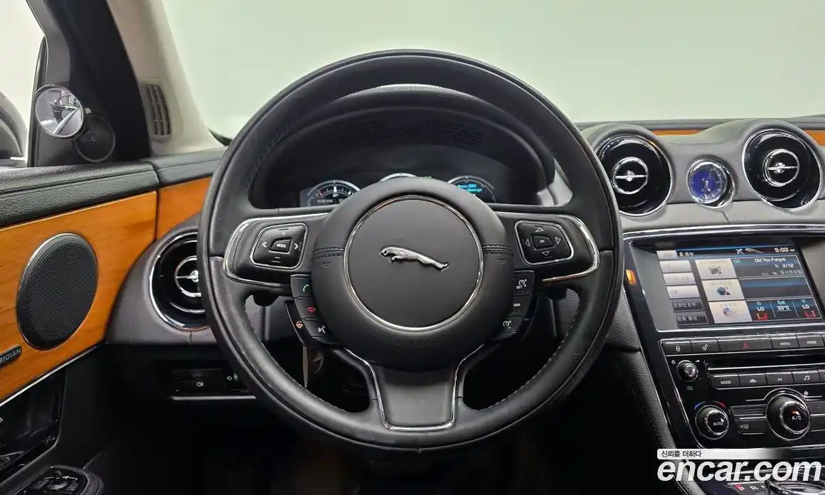 Jaguar XJ 2013 2.0 Автомат в Москве № 241698, фото 19