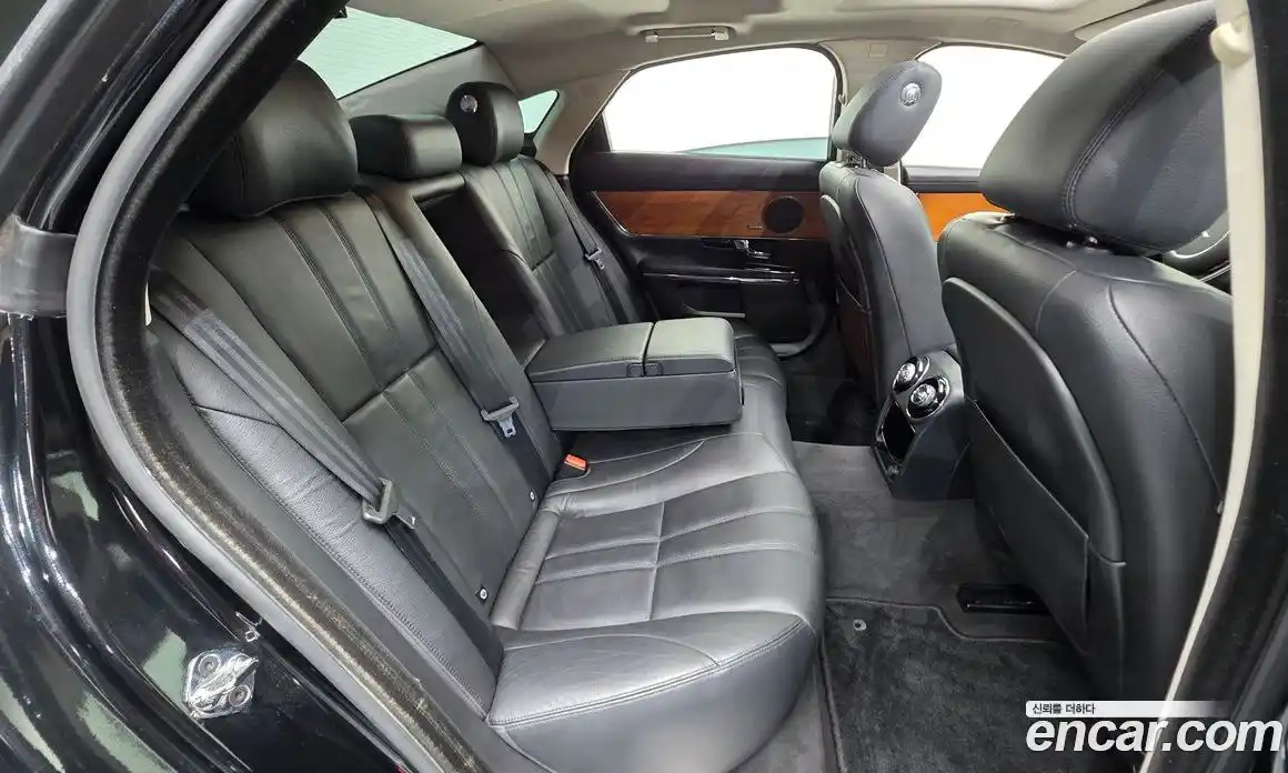 Jaguar XJ 2013 2.0 Автомат в Москве № 241698, фото 9