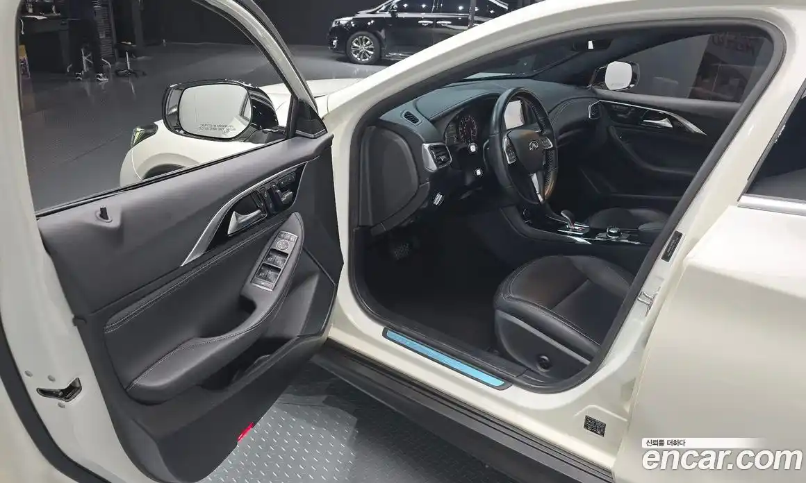 Infiniti QX30 2019 2.0 Автомат в Москве № 256126, фото 1