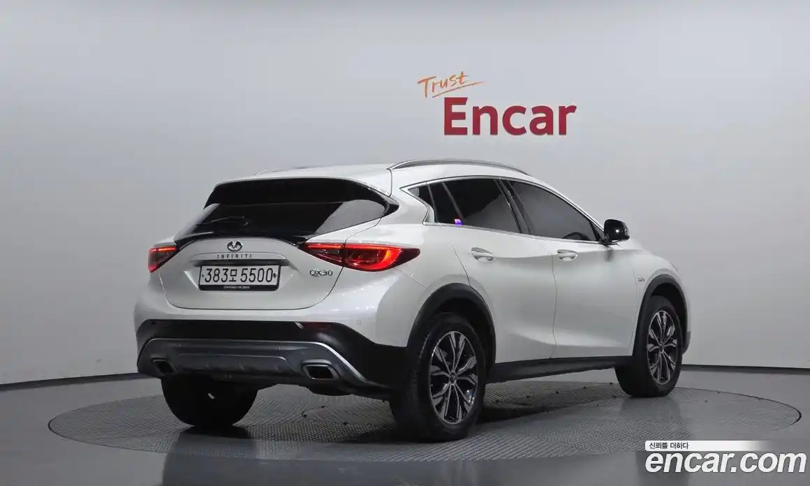 Infiniti QX30 2019 2.0 Автомат в Москве № 256126, фото 10