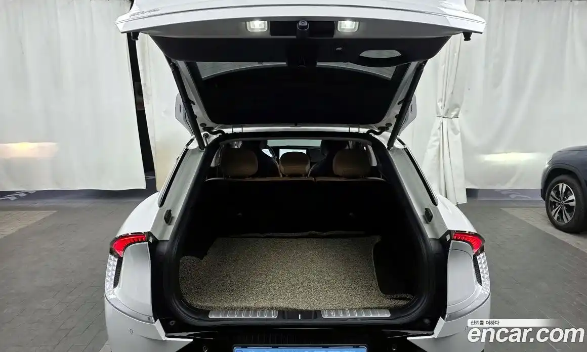 Kia EV6 2024 0.1 Автомат в Москве № 287176, фото 8