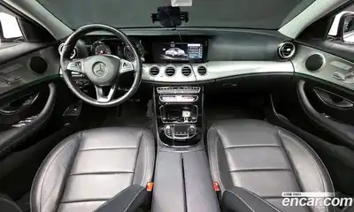 Mercedes-Benz E-Class 2017 2.0 Автомат в Москве № 292666, миниатюра 12