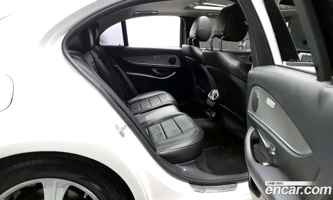 Mercedes-Benz E-Class 2017 2.0 Автомат в Москве № 292666, фото 8