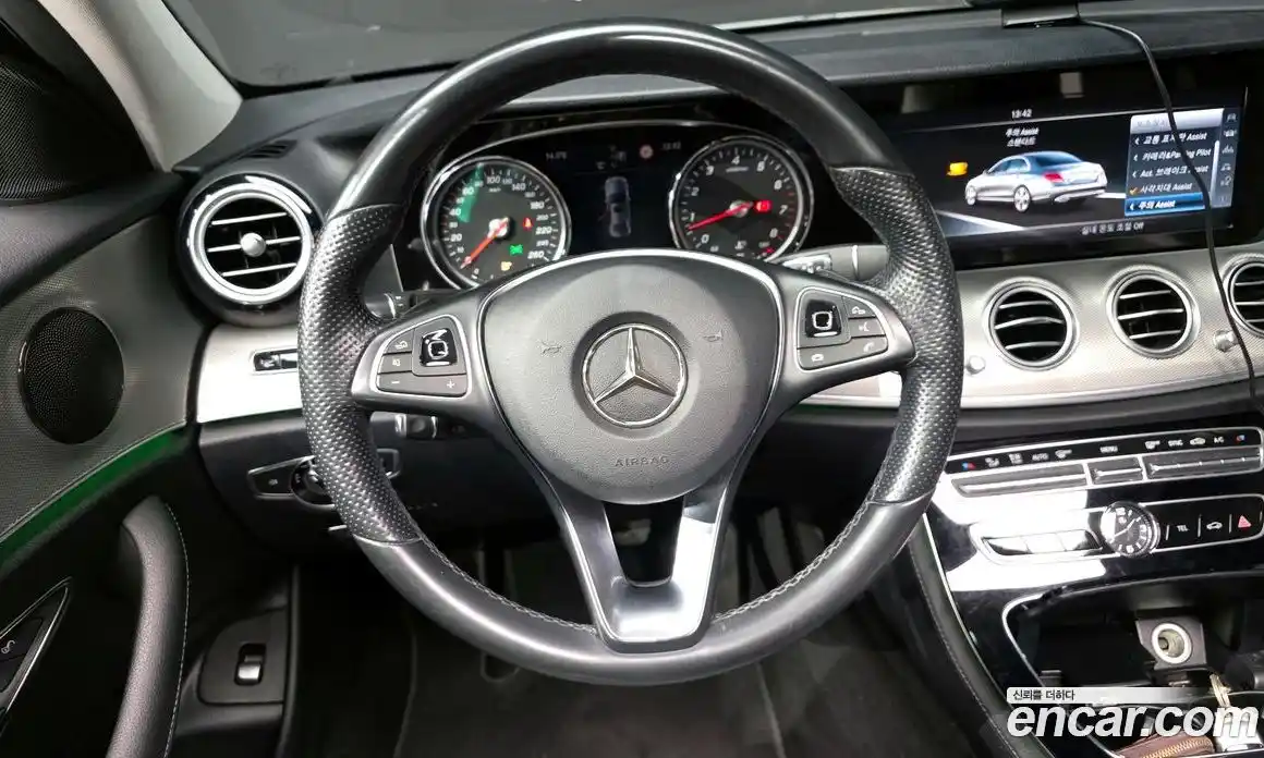 Mercedes-Benz E-Class 2017 2.0 Автомат в Москве № 292666, фото 10