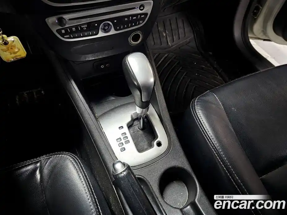 Renault SM3 2010 1.6 Автомат в Москве № 301892, фото 9