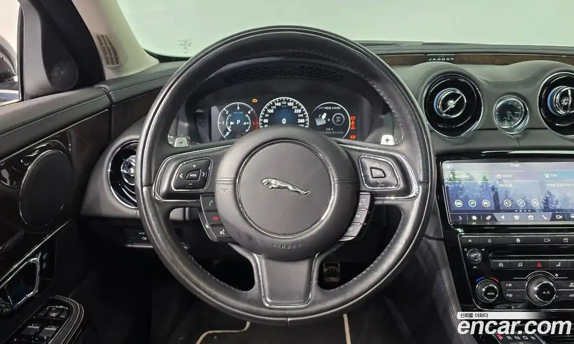 Jaguar XJ 2019 3.0 Автомат в Москве № 304945, фото 12