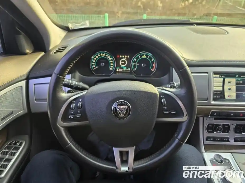 Jaguar XF 2015 2.0 Автомат в Москве № 305164, фото 20