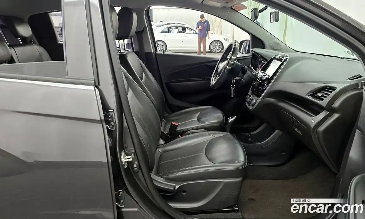 Chevrolet Spark 2016 1.0 Автомат в Москве № 314278, фото 10