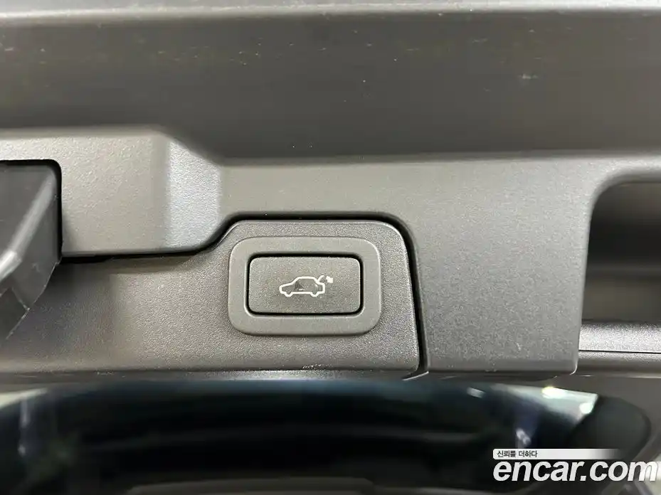 Land Rover Range-Rover Evoque 2017 2.0 Автомат в Москве № 328463, фото 19