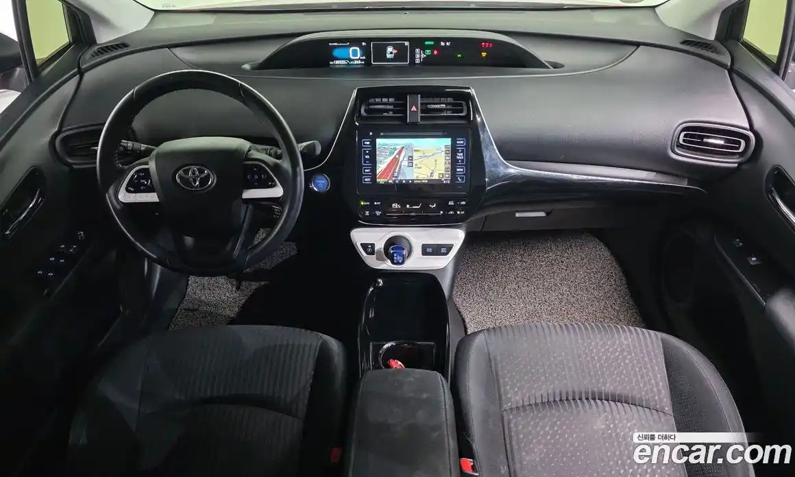 Toyota Prius 2018 1.8 Автомат в Москве № 334921, фото 11