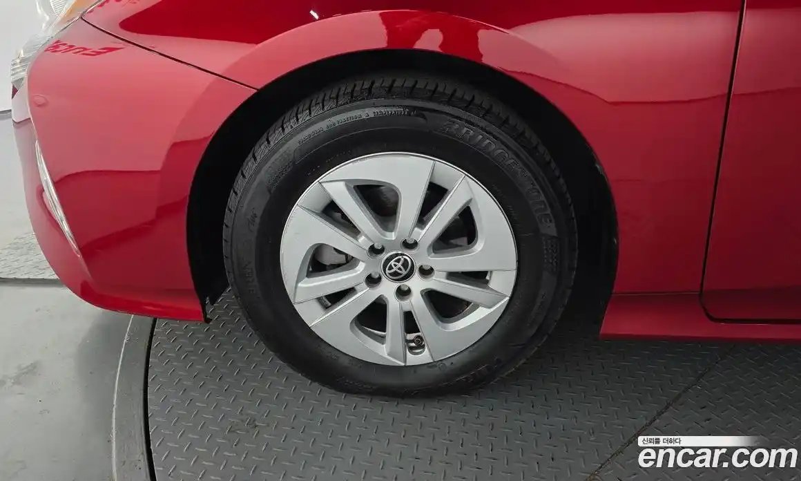 Toyota Prius 2018 1.8 Автомат в Москве № 334921, фото 15