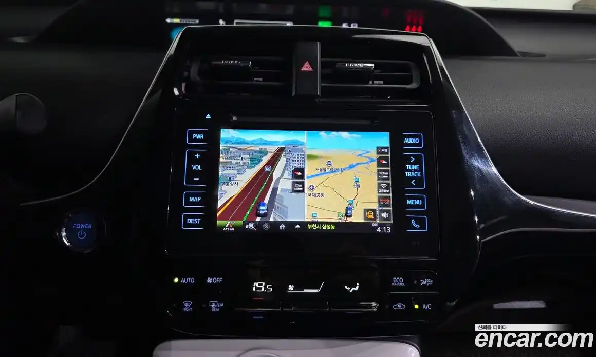 Toyota Prius 2018 1.8 Автомат в Москве № 334921, фото 20