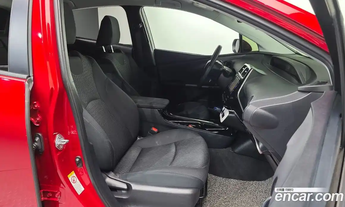 Toyota Prius 2018 1.8 Автомат в Москве № 334921, фото 9