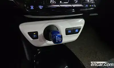 Toyota Prius 2018 1.8 Автомат в Москве № 334921, миниатюра 10