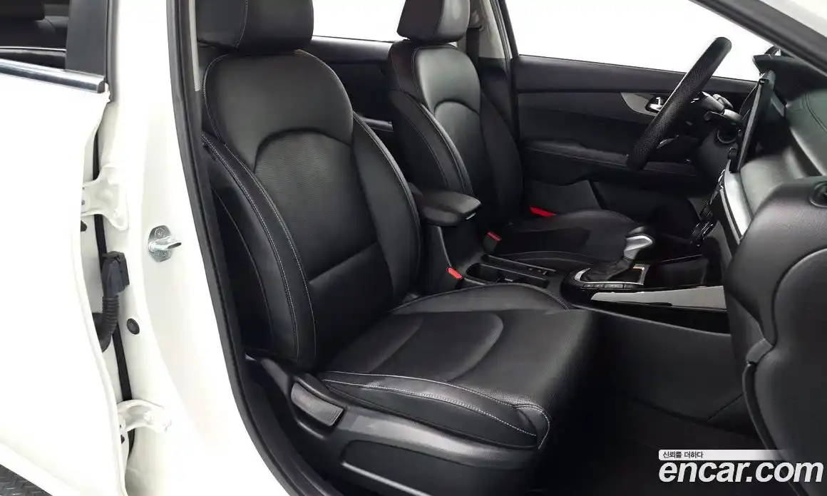 Kia K3 2022 1.6 Автомат в Москве № 338526, фото 13