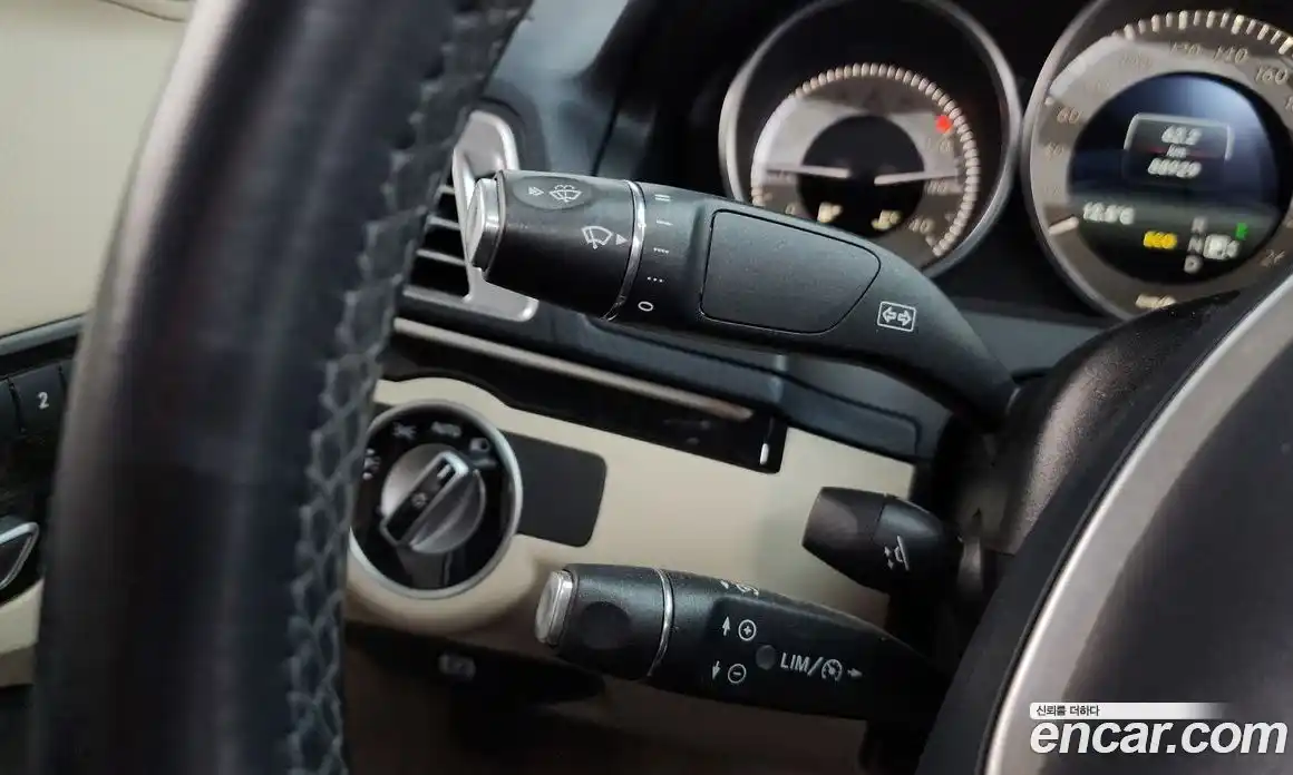 Mercedes-Benz E-Class 2014 2.0 Автомат в Москве № 342874, фото 16