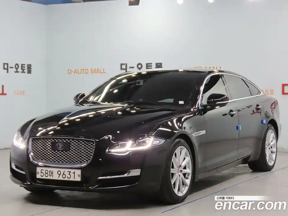 Jaguar XJ 2016 3.0 Автомат в Москве № 386507, фото 1
