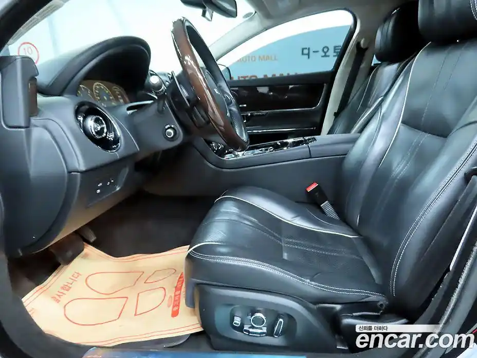 Jaguar XJ 2016 3.0 Автомат в Москве № 386507, фото 6