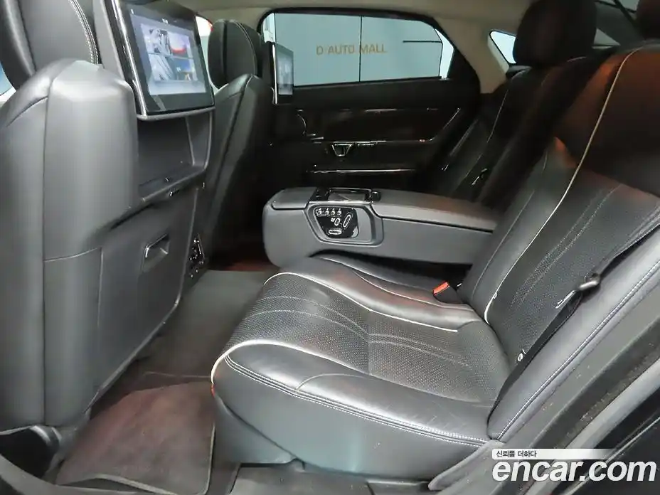 Jaguar XJ 2016 3.0 Автомат в Москве № 386507, фото 7