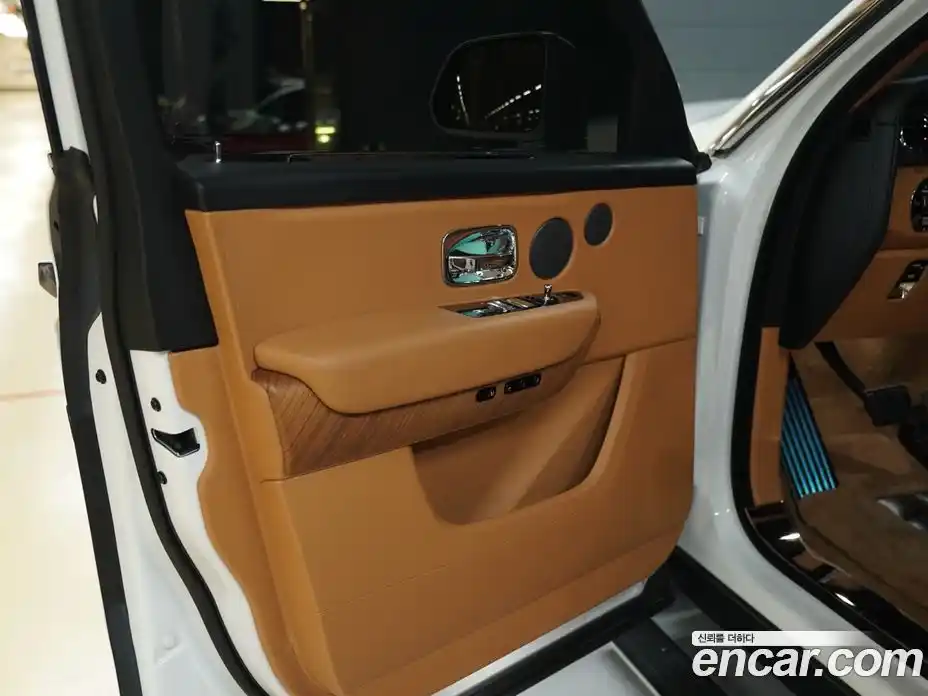 Rolls-Royce Cullinan 2022 6.7 Автомат в Москве № 387385, фото 8