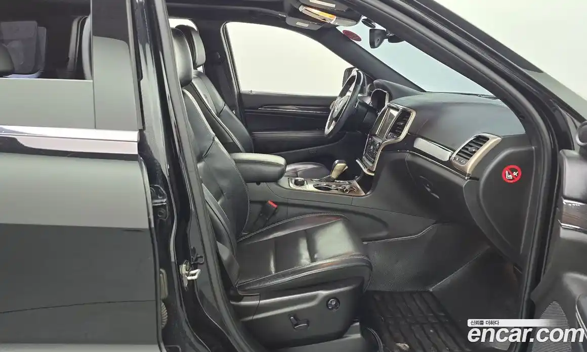 Jeep Cherokee 2017 3.6 Автомат в Москве № 401941, фото 11