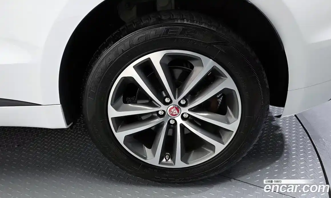 Jaguar F-Pace 2017 3.0 Автомат в Москве № 404470, фото 5