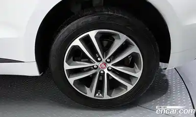 Jaguar F-Pace 2017 3.0 Автомат в Москве № 404470, миниатюра 5