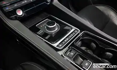 Jaguar F-Pace 2017 3.0 Автомат в Москве № 404470, миниатюра 9
