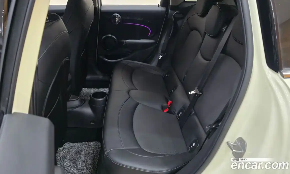 Mini Cooper 2022 1.5 Автомат в Москве № 416856, фото 13