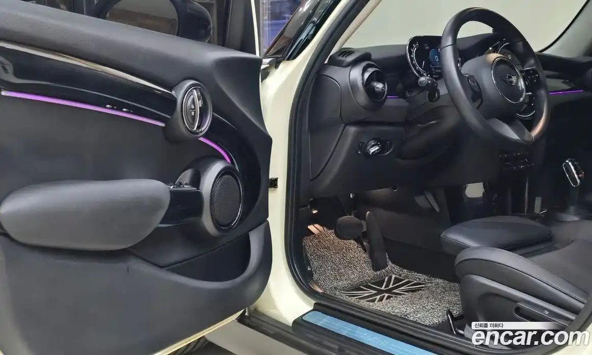 Mini Cooper 2022 1.5 Автомат в Москве № 416856, фото 14