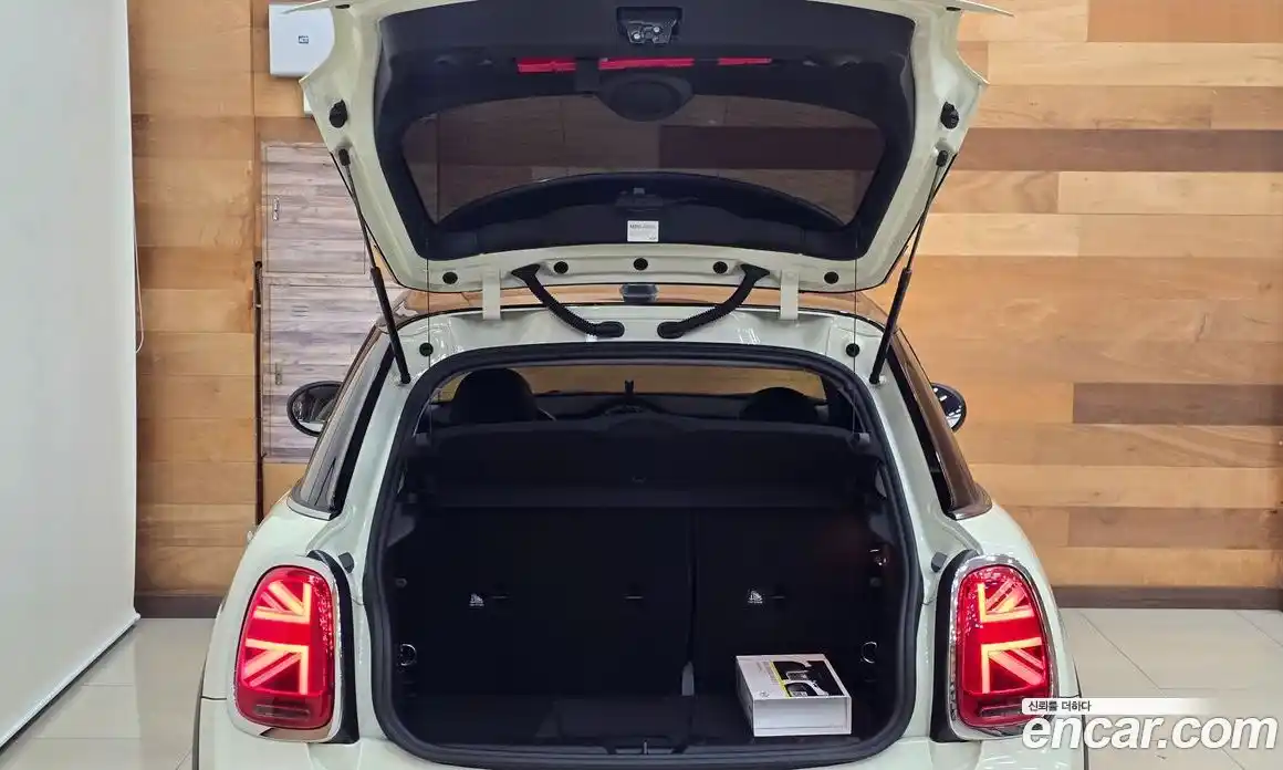 Mini Cooper 2022 1.5 Автомат в Москве № 416856, фото 20