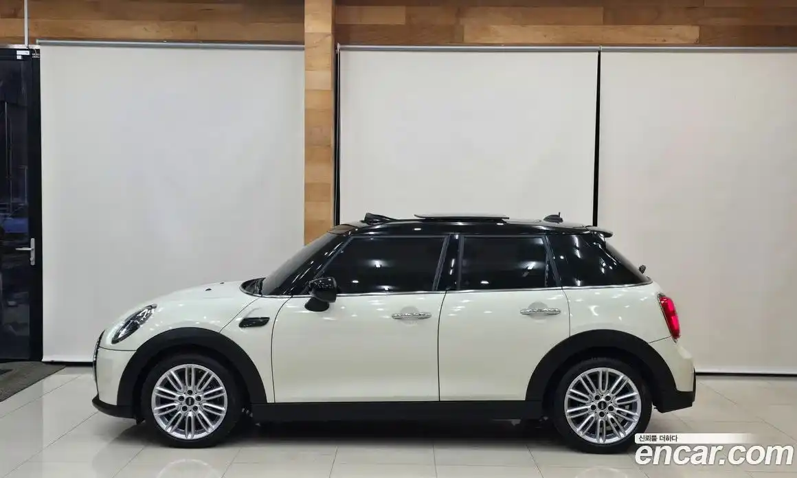 Mini Cooper 2022 1.5 Автомат в Москве № 416856, фото 5