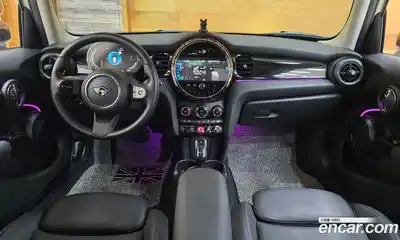 Mini Cooper 2022 1.5 Автомат в Москве № 416856, миниатюра 8