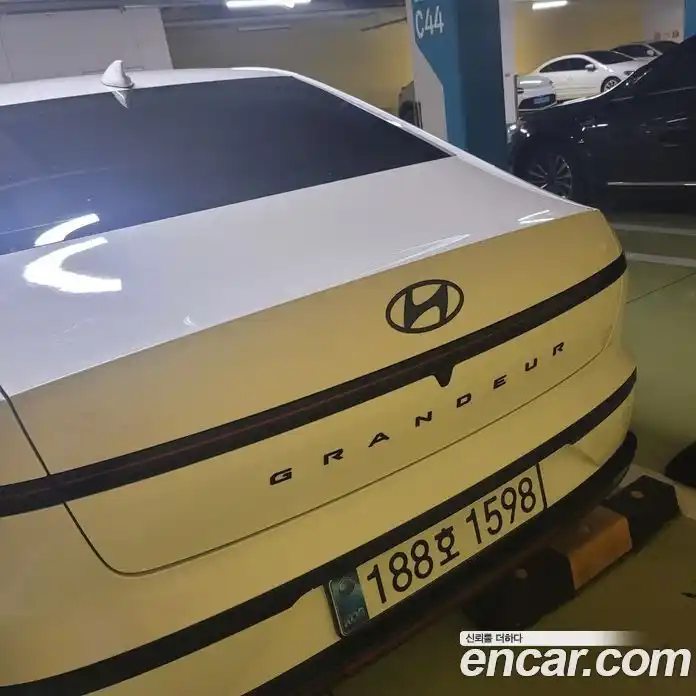 Hyundai Grandeur 2026 1.6 Автомат в Москве № 44439, фото 4