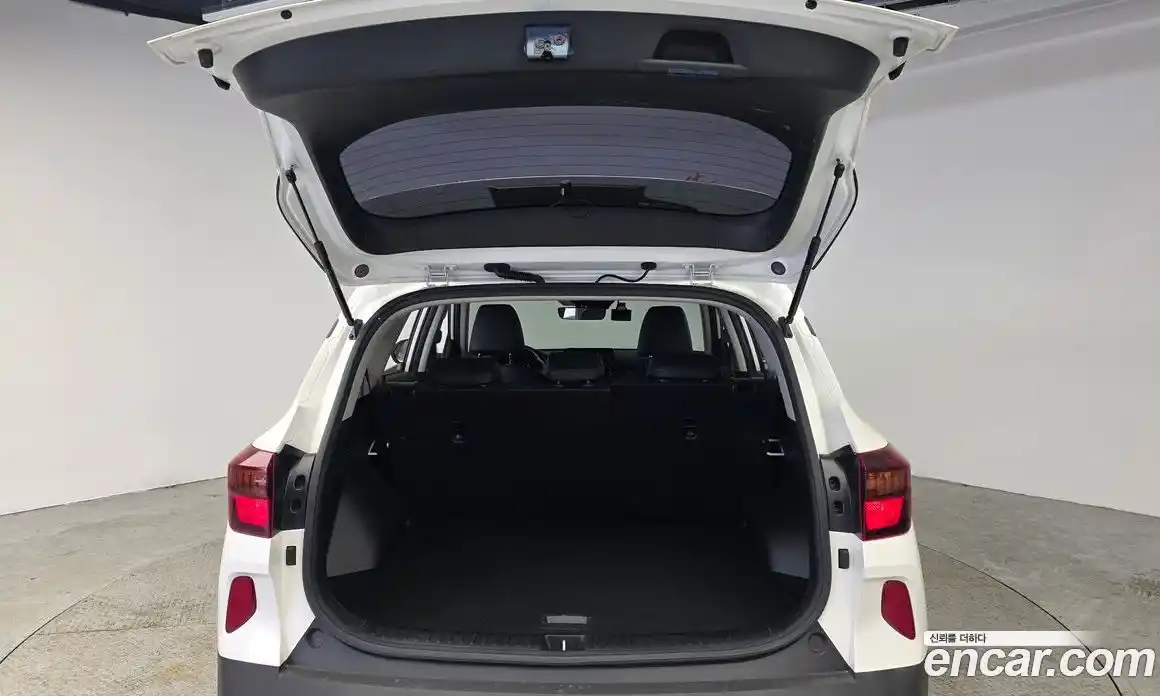 Kia Seltos 2023 1.6 Автомат в Москве № 50612, фото 13