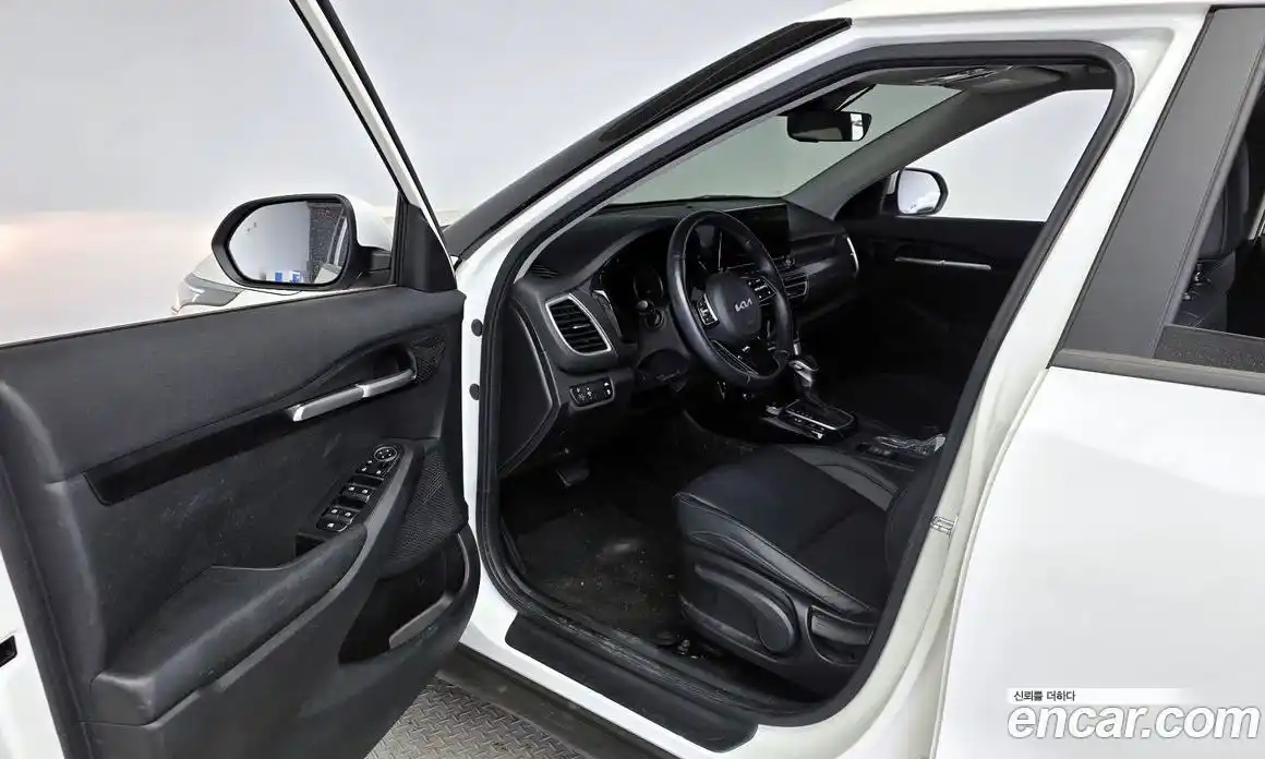 Kia Seltos 2023 1.6 Автомат в Москве № 50612, фото 17