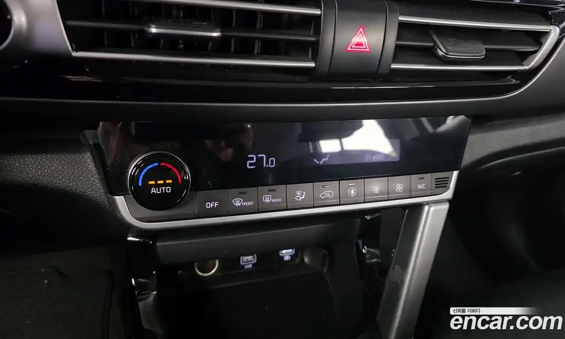 Kia Seltos 2023 1.6 Автомат в Москве № 50612, фото 3