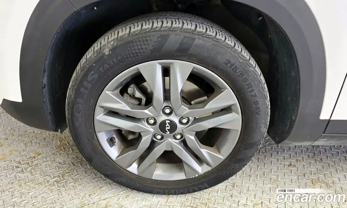 Kia Seltos 2023 1.6 Автомат в Москве № 50612, фото 9