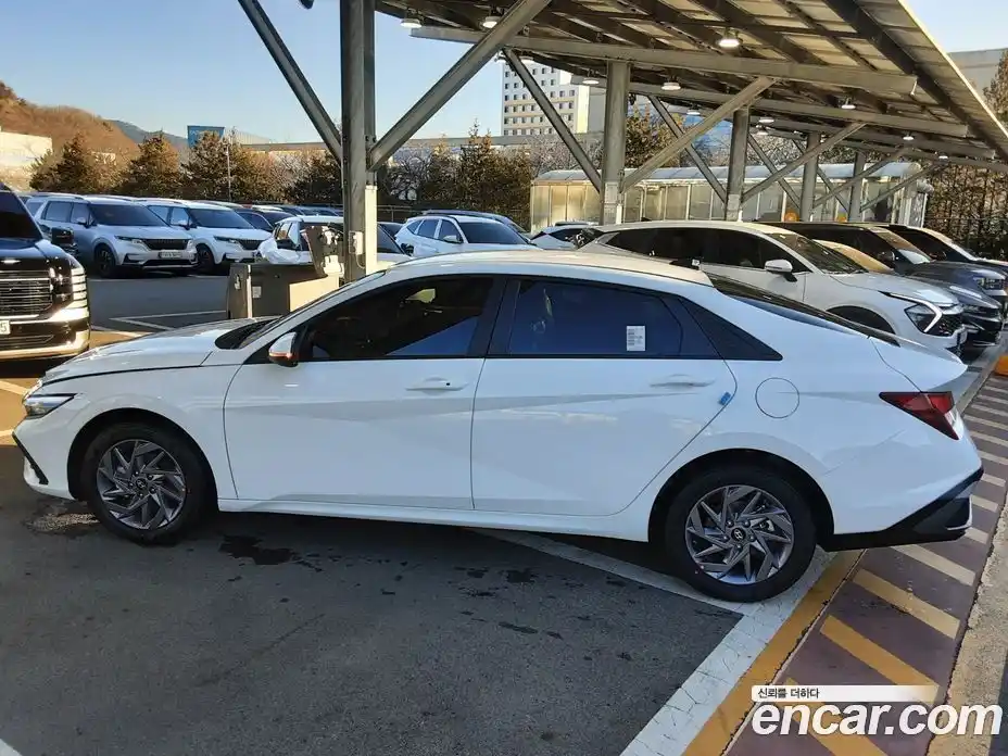 Hyundai Avante 2026 1.6 Автомат в Москве № 5999, фото 5