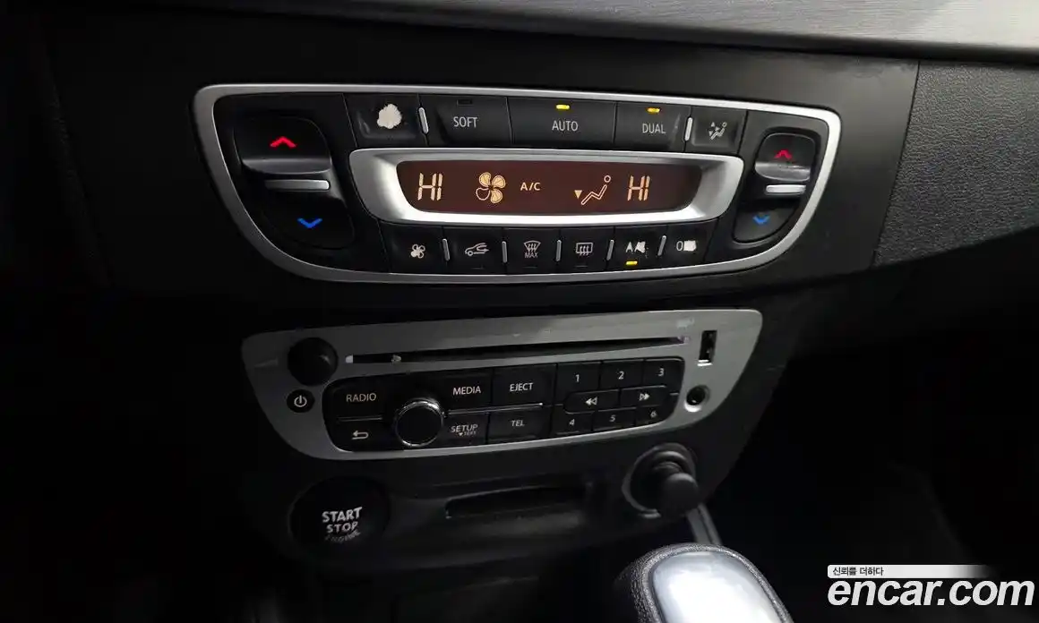 Renault SM3 2017 1.6 Автомат в Москве № 106590, фото 6