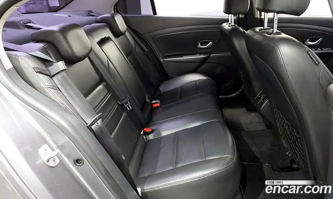 Renault SM3 2017 1.6 Автомат в Москве № 106590, фото 8