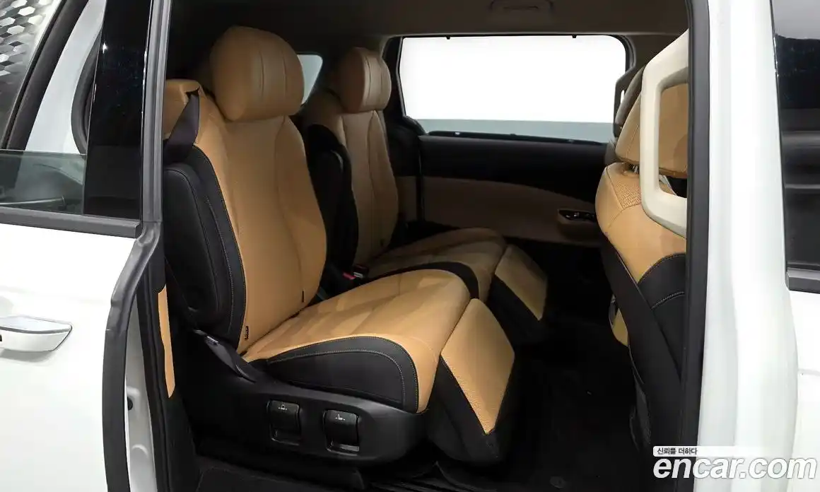 Kia Canival 2023 3.5 Автомат в Москве № 120089, фото 12