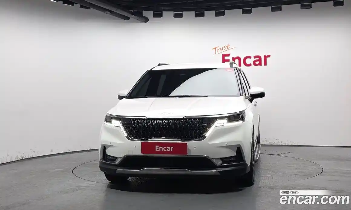 Kia Canival 2023 3.5 Автомат в Москве № 120089, фото 3