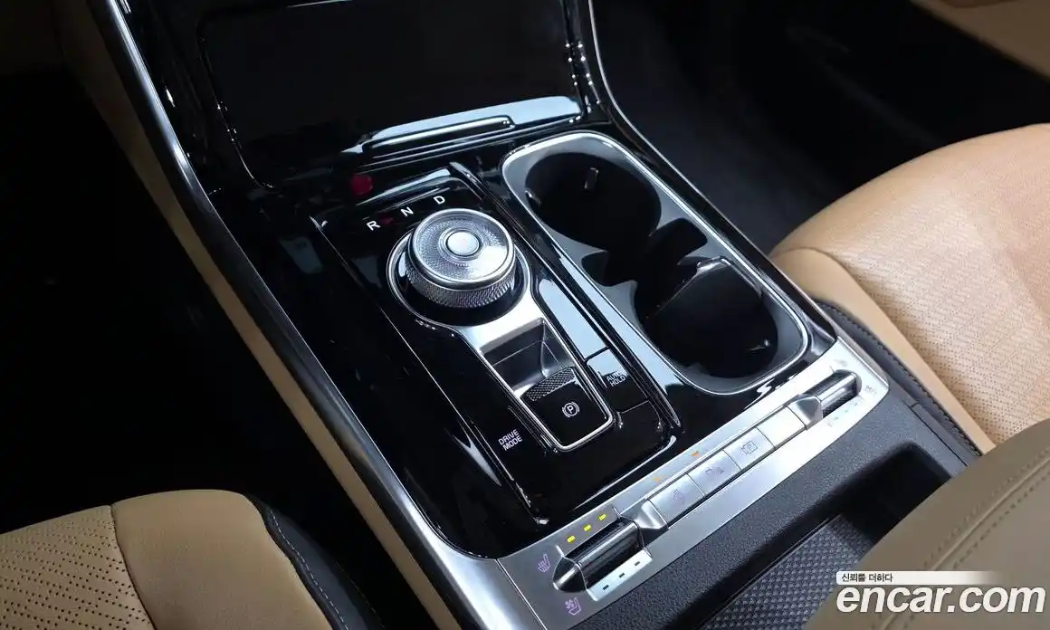 Kia Canival 2023 3.5 Автомат в Москве № 120089, фото 9